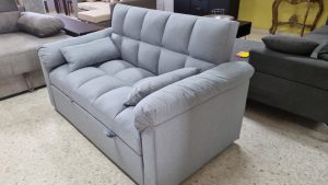 Sofa Cama de Matrimonio Tokio 161x88cm Este Sofa Cama de Matrimonio es la solucion perfecta para aquellos que buscan un mueble comodo y funcional que pueda transformarse facilmente en una cama para dos personas. Un sofa elegante y moderno, con lineas limpias y un acabado de alta calidad que se adaptara perfectamente a cualquier decoracion de interiores. Su tamaño es ideal para espacios pequeños, lo que lo convierte en una opcion ideal para apartamentos o habitaciones de invitados. Tiene un sistema de arrastre, que permite transformarlo en una cama de matrimonio de manera rapida y sencilla. Simplemente tire de la parte inferior del sofa hacia afuera y pasa a ser una cama para dos personas en cuestion de segundos. Fabricado con materiales de alta calidad, incluyendo una estructura resistente y tapiceria duradera. Facil montaje. Medidas: Largo: 161 cm Ancho: 88 cm Alto: 94 cm Cama: 191x133 cm Ref.: TOKIO